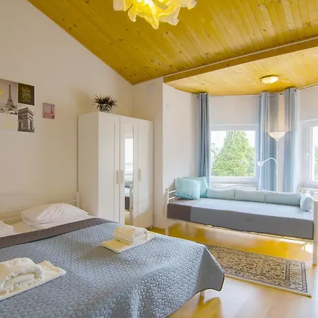 Aura Konukevi Ljubljana