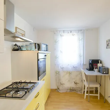 Guest house Aura *