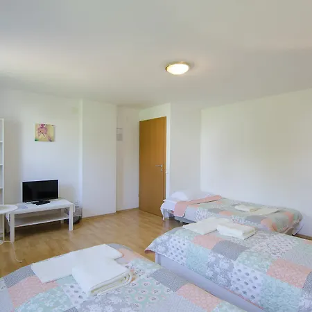 Aura Guest house *