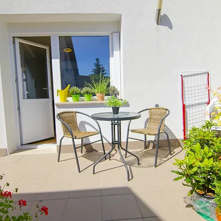 Guest house Aura